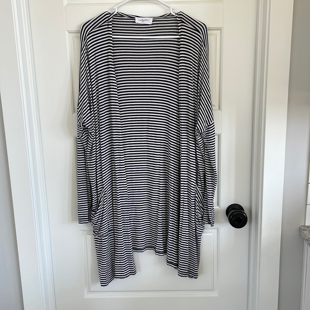 Carly Jean Los Angeles Navy and White Striped Kimono Size M